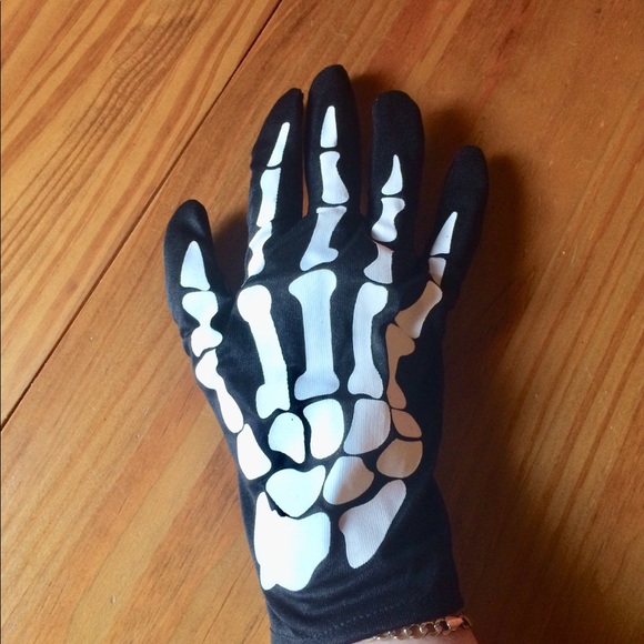 Skeleton Hands Gloves - Picture 4 of 5